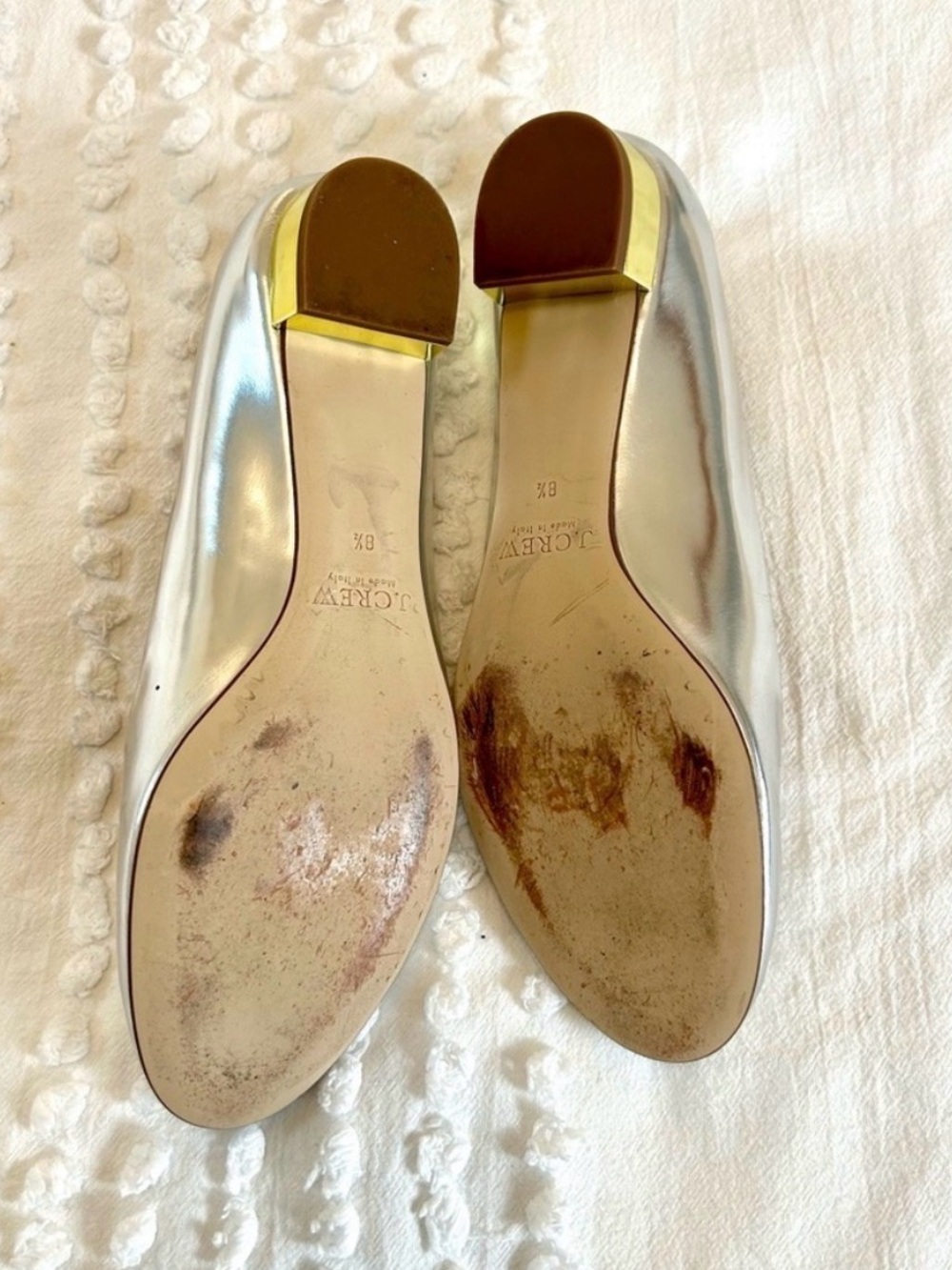 J Crew Women’s Silver Flats with Gold Accent Heel 8 1/2 - Picture 7 of 7